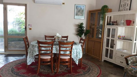 Sweet Holiday Home By The Golf Course - New Castle Holiday 2