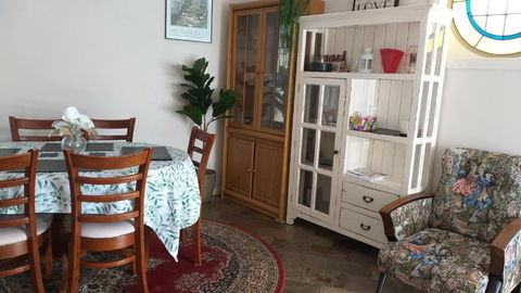 Sweet Holiday Home By The Golf Course - New Castle Holiday 1