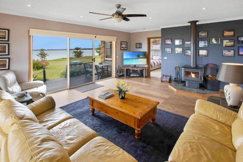Tambo Escape - New Castle Holiday 0