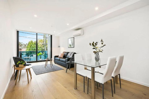 The Even Apartment In Carnegie With Parking - New Castle Holiday 2