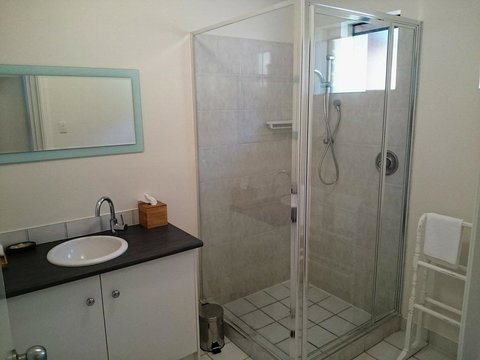 Beachside Apartment - New Castle Holiday 2