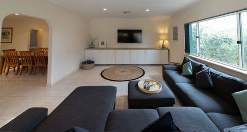 Beachside At Normanville - 7 Ronald Street - New Castle Holiday 3