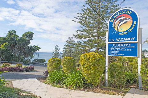 Beachside Holiday Apartments - New Castle Holiday 1