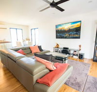 Beautiful Modern Luxury - New Castle Holiday