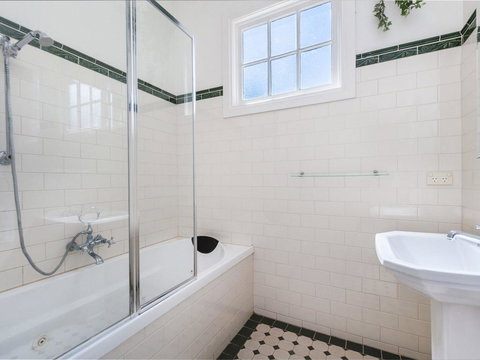 Beauvais - New Castle Holiday 1