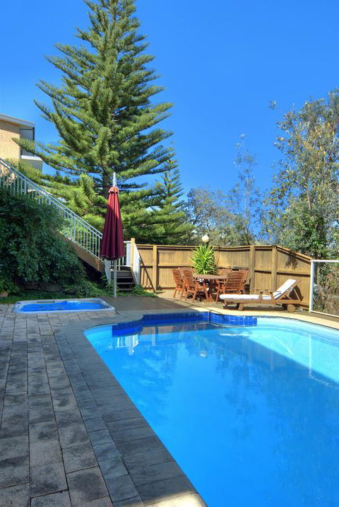 BEDARRA, MOLLYMOOK BEACH - New Castle Holiday 3