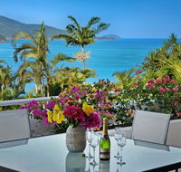 Bella Azure Two Bedroom Two Bathroom Spacious Ocean-view Apartment With Golf Buggy - New Castle Holiday