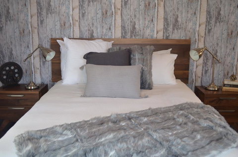 Bella Cosa Bed And Breakfast - New Castle Holiday 0