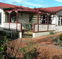 Belle Cottage - New Castle Holiday