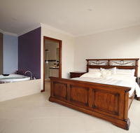 Bellfield Retreat - New Castle Holiday