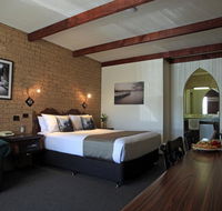 Belltower Motor Inn - New Castle Holiday