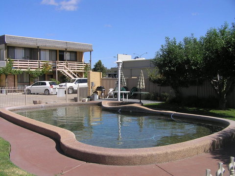 Belltower Motor Inn - New Castle Holiday 3