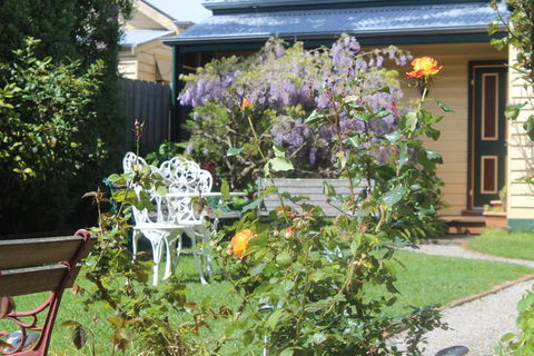 Benambra Bed & Breakfast - New Castle Holiday 0