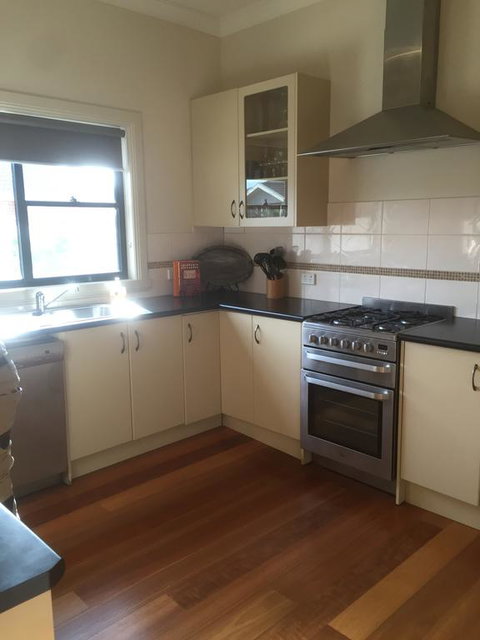 Bennett House Horsham - New Castle Holiday 3