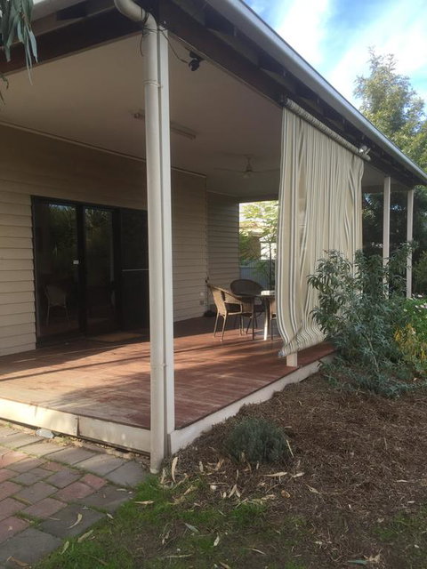 Bennett House Horsham - New Castle Holiday 1