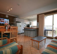 Benny's 3/25 Park Road - New Castle Holiday