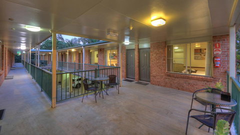 Bent Street Motor Inn - New Castle Holiday 1