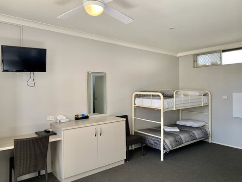 Bermagui Beach Hotel - New Castle Holiday 1
