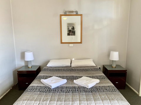 Bermagui Beach Hotel - New Castle Holiday 3