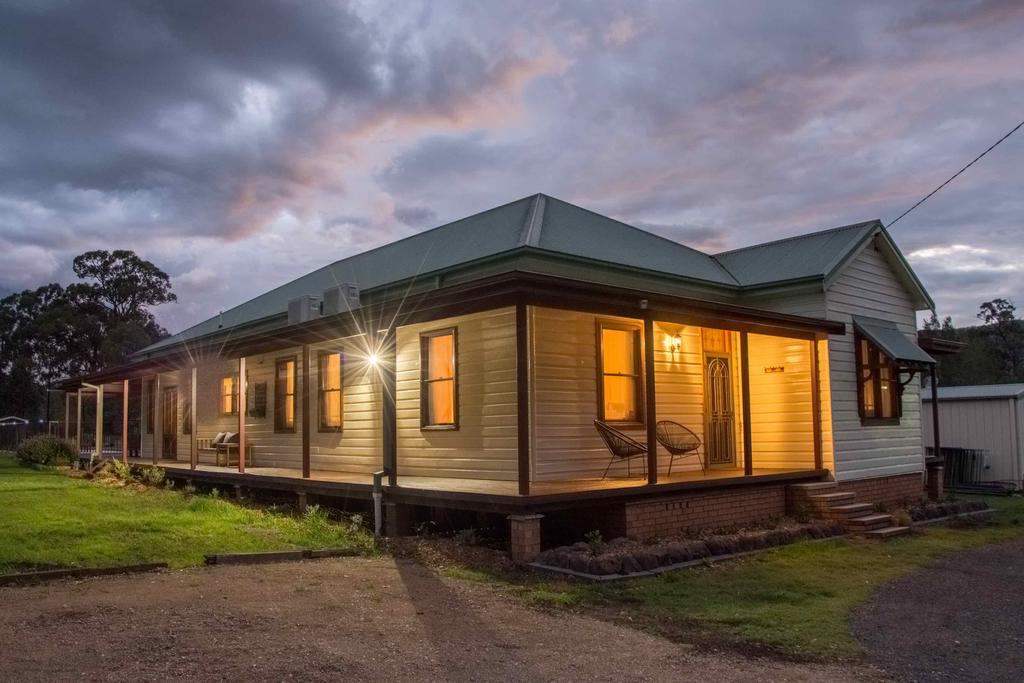 Bellbird NSW New Castle Holiday