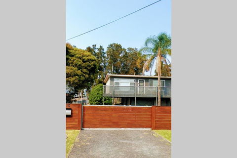 Berrara Cottage - New Castle Holiday 1