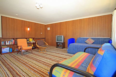 Berrara Cove Beach House - New Castle Holiday 2