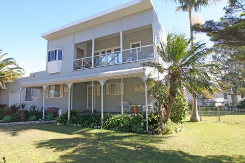 Berrara's Home Away From Home - New Castle Holiday 0