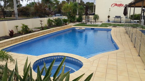 Best Western Chaffey Motor Inn - New Castle Holiday 1