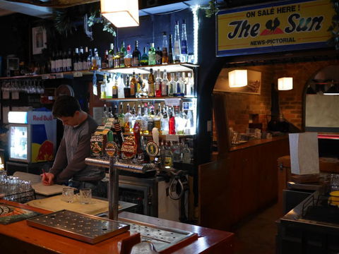 Bev And Mick's International Backpackers At Mcmahon's - New Castle Holiday 1