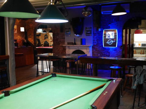 Bev And Mick's International Backpackers At Mcmahon's - New Castle Holiday 2