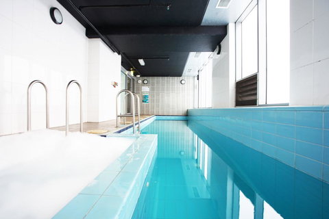 BHB Explore CBD Doorsteps #Free Carpark, Wine, Wifi - New Castle Holiday 3