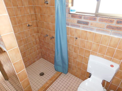 Big Trout Motel - New Castle Holiday 3