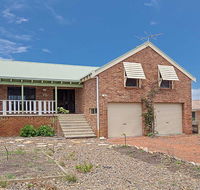 Birubi Beach House' 14 Campbell Avenue - fantastic house and close to the surf beach - New Castle Holiday