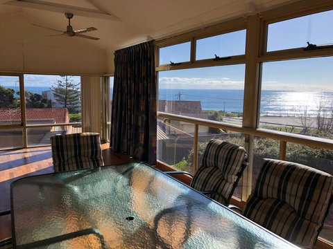 Blue Bay Beach Getaway - New Castle Holiday 0