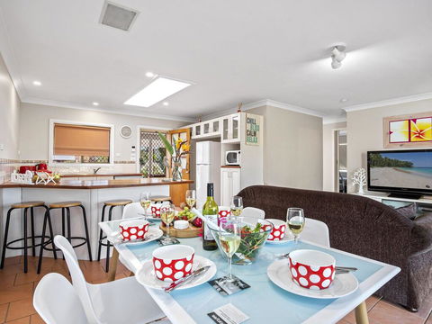 Blue Haze - Air Conditioned Comfort - New Castle Holiday 0