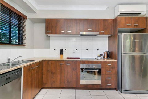 Blue Lagoon Lakeside Apartment - New Castle Holiday 2