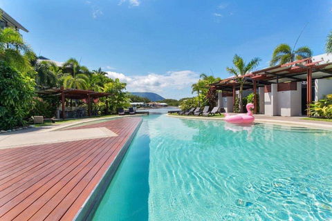 Blue Lagoon Lakeside Apartment - New Castle Holiday 0