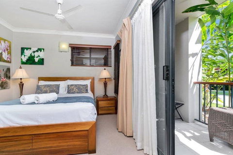 Blue Lagoon Lakeside Apartment - New Castle Holiday 3