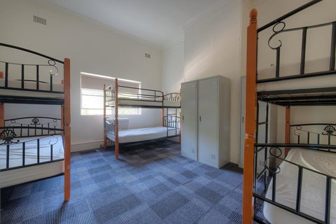 Blue Mountains Backpacker Hostel - New Castle Holiday 1