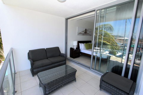 Blue On Blue Apartment 923 - New Castle Holiday 1