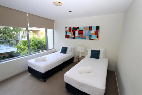 Blue On Blue Apartment 923 - New Castle Holiday 3