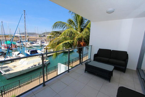 Blue On Blue Apartment 923 - New Castle Holiday 2