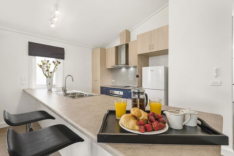 Blue Rosella On Piper - New Castle Holiday 3