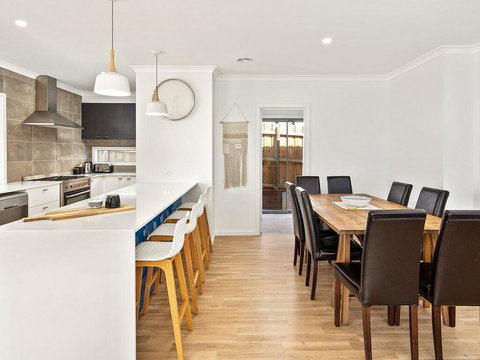 Blue Waves - New Castle Holiday 2