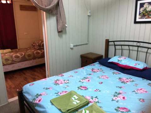 Bluff Hotel - New Castle Holiday 0