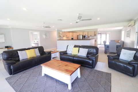 Boikon Beach House - New Castle Holiday 2