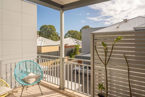 The Nordic Nook - A Relaxed Redcliffe Stay - New Castle Holiday 1