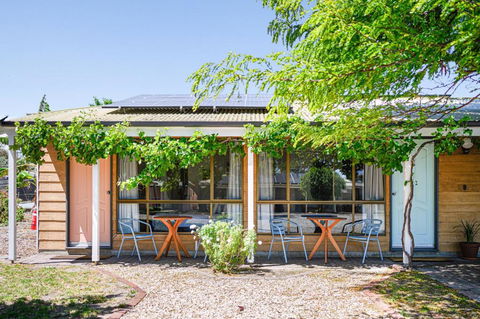 The Shore Motel Milang - New Castle Holiday 1
