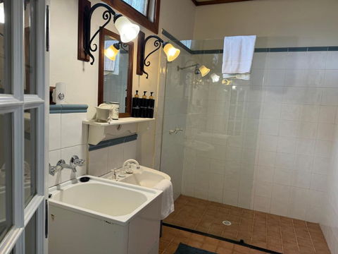 The Table Guest House - New Castle Holiday 3