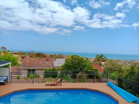 The Ultimate Poolside Escape - Pet Friendly - New Castle Holiday 1